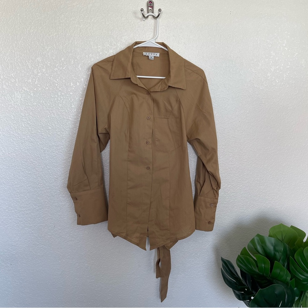 New Long sleeve woven beige buttoned up shirt✨